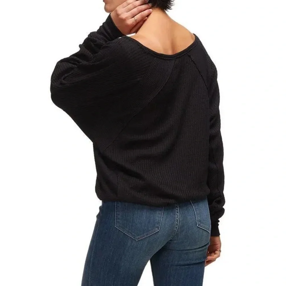 FREE PEOPLE Santa Clara women’s large black waffle knit v-neck pullover top NWT - Picture 10 of 13